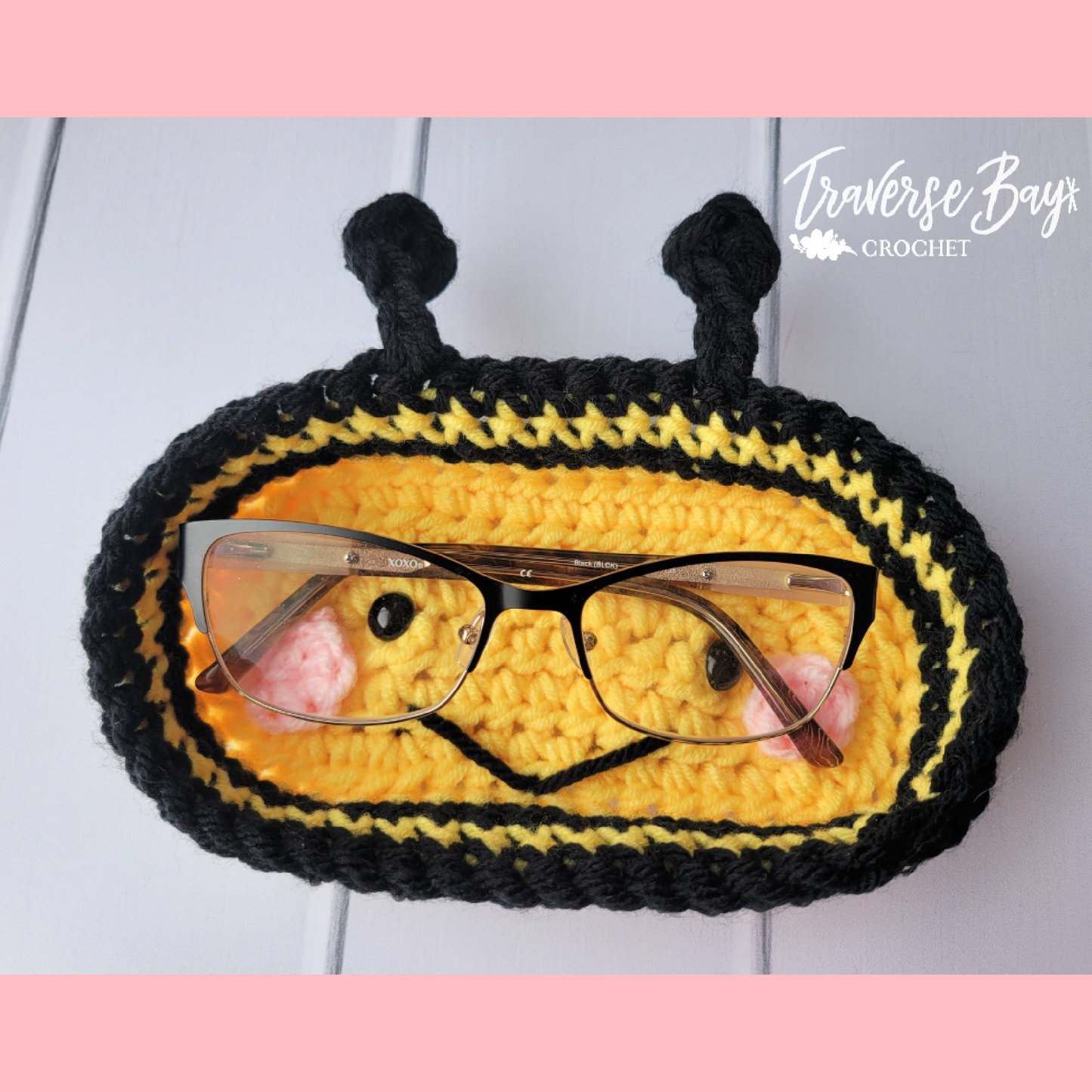 Crochet Bee Glasses Holder Pattern