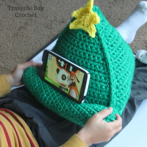 Crochet Christmas Phone Stand Pattern