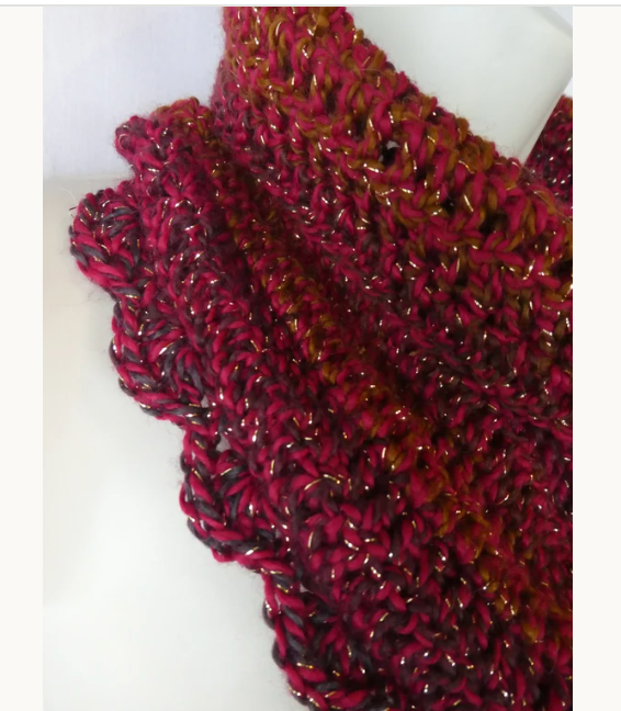 Crochet Scallop Neck Warmer Pattern