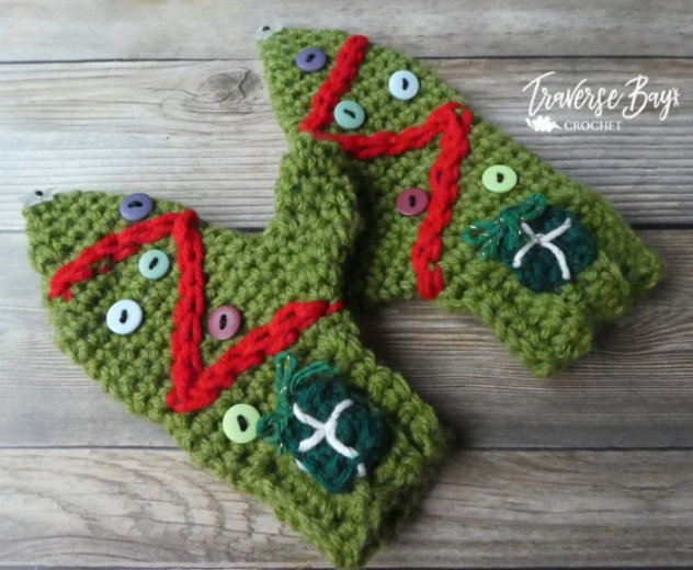 Crochet Christmas Tree Mitten Pattern